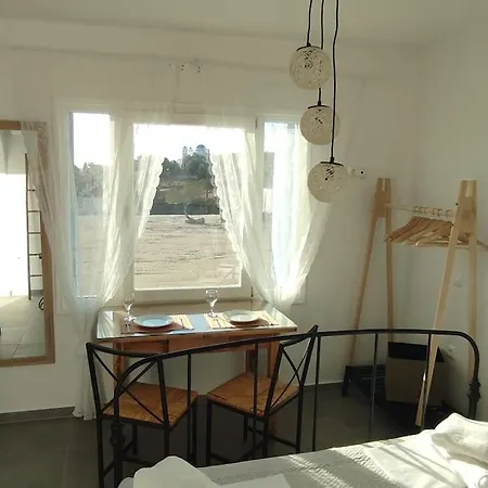 Holiday home Joya's Little House *